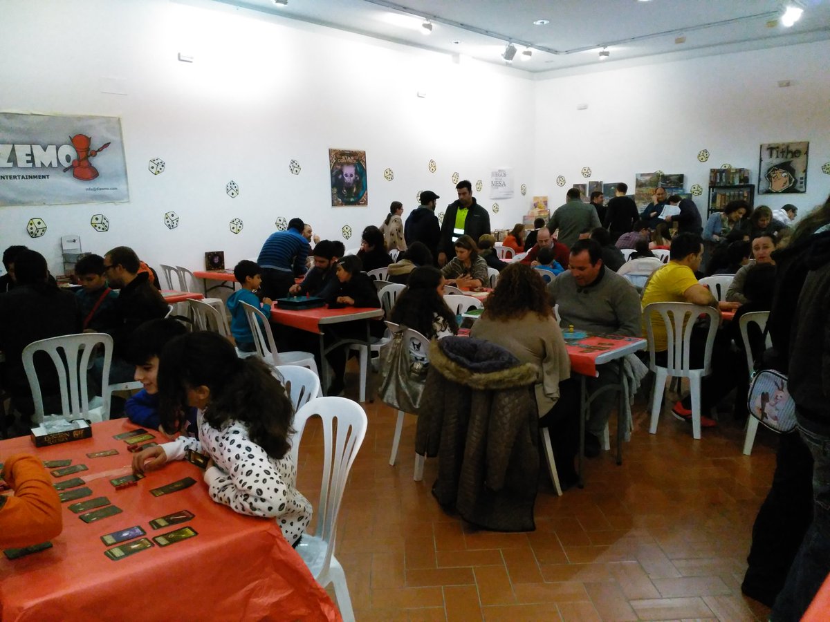 No quedan ni mesas ni sillas en la casa de la cultural de #Utrera, exito en las jornadas