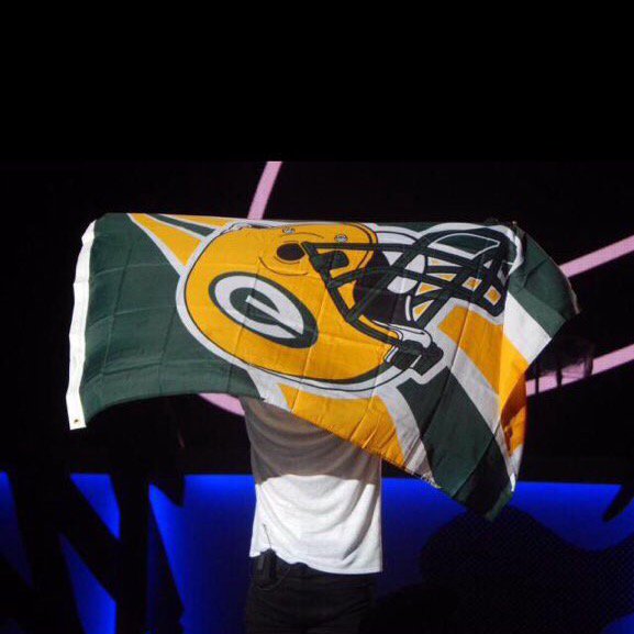 otrataughtus's tweet photo. otra taught us that Harry knows what a good football team is https://t.co/RnV4kHLJ4d