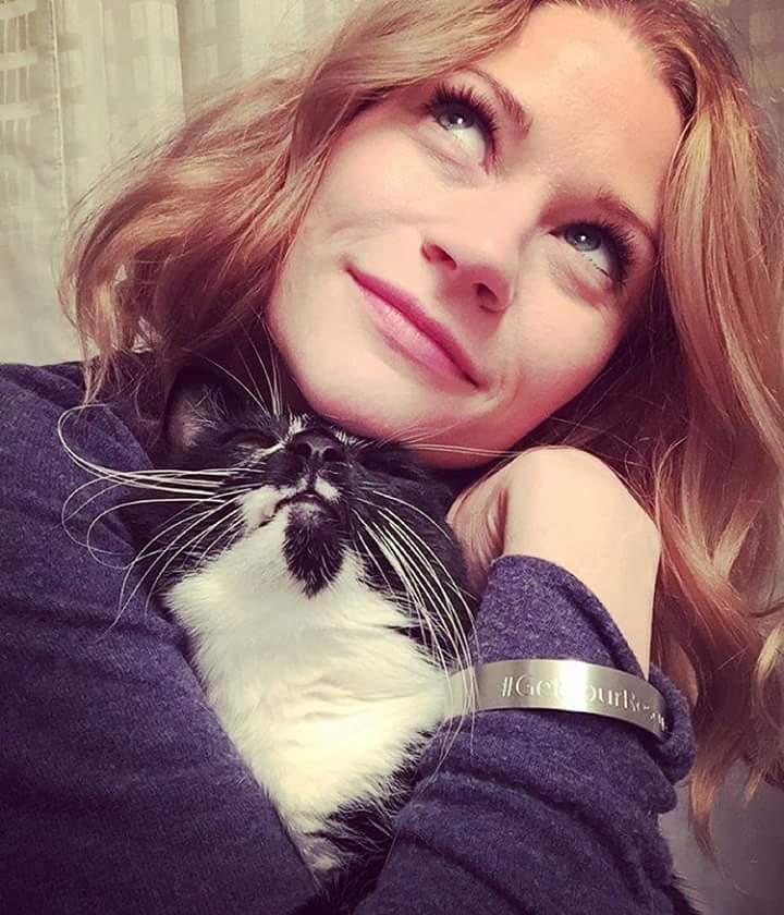 A birthday for the lovely Emilie de Ravin. Happy Birthday! 