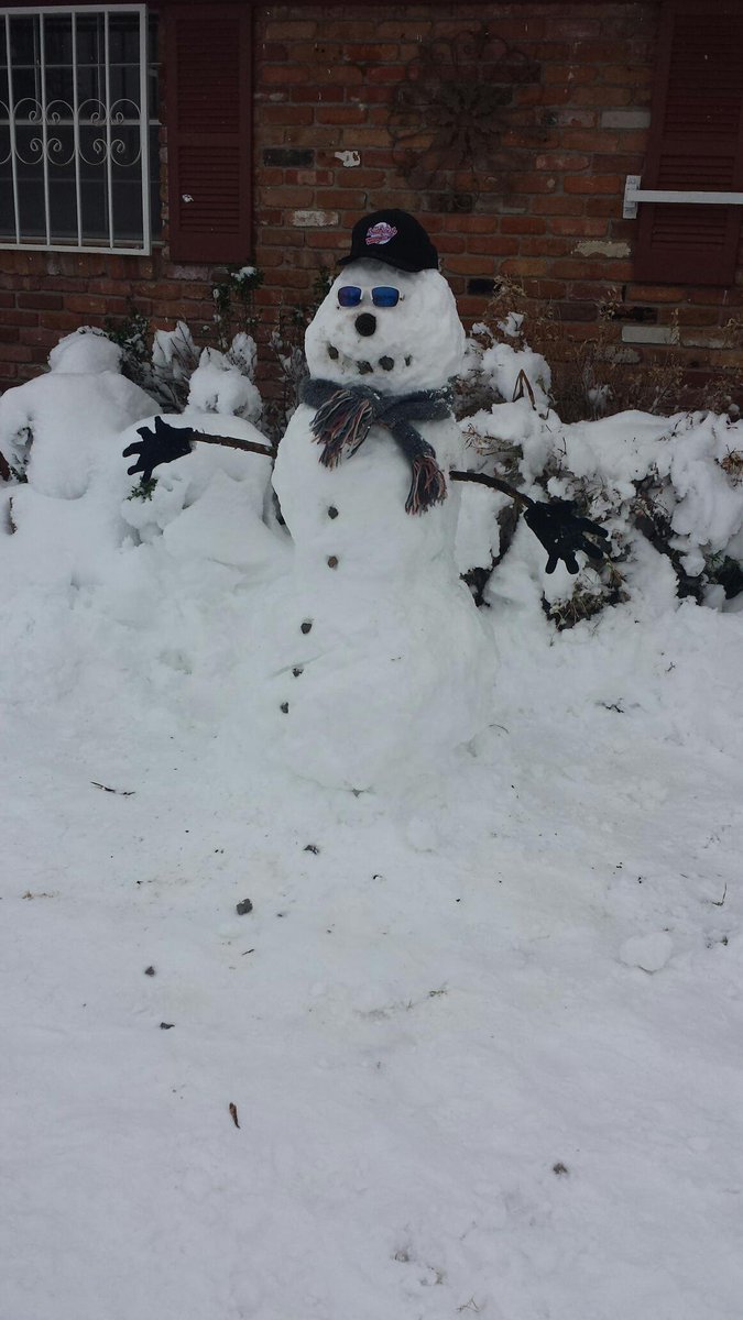 Official El Paso Southwest Baseball League snowman!! Who said you can't play baseball in the snow? #epswbbl