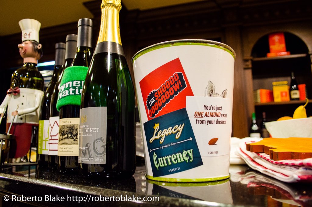 chef_lizette's tweet image. All *NEW Chef Lizette Trailer at @WineLibrary 👉🏼👉🏼👉🏼 youtu.be/u5UAllk7FTg #wine #NYC @garyvee #chefcommunity #yum