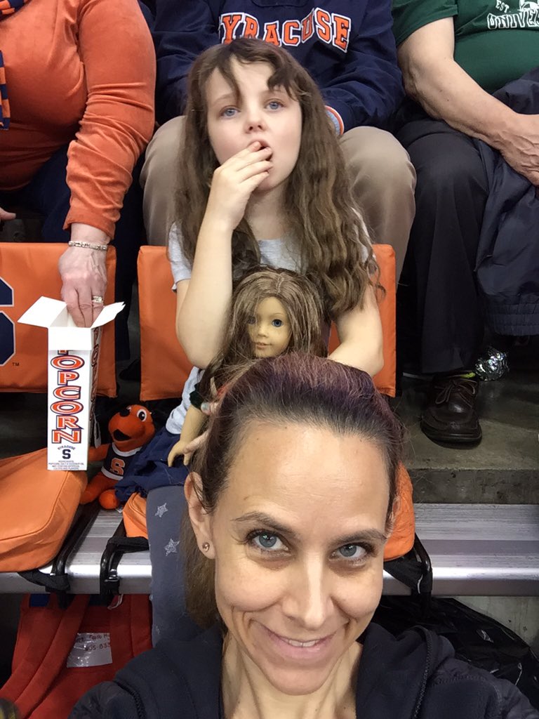 Lori Mazor tweet media