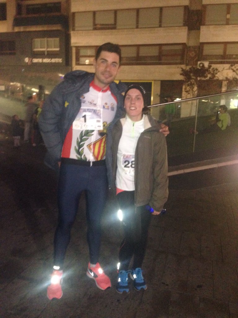 SebastianMoraV's tweet photo. Estrenamos el Mallot @ajvila muy orgulloso de la gran participación en la @san silvestre de #trivila https://t.co/BCHETFeoSb
