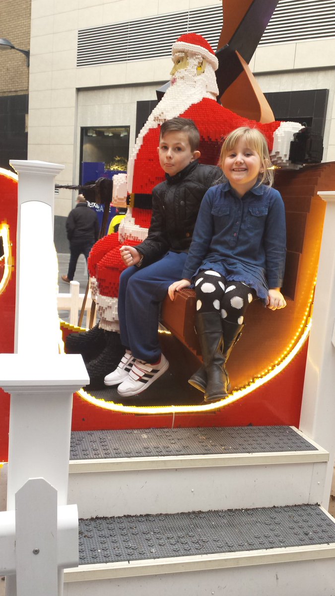 77Jenniflower's tweet photo. #LEGOsleigh https://t.co/G6YapAFVGw