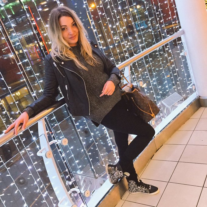 Hope everyone's having a very merry Xmas and a happy new year!! 🍻 😘 https://t.co/nglnhOgph8<a href="/tag/stoke"class="tags"><span>#stoke</span></a>