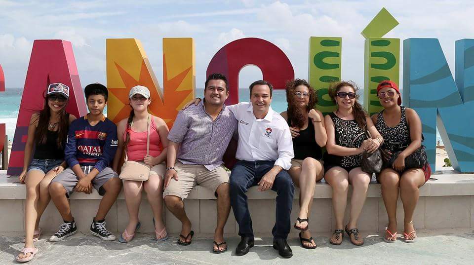 Por cosas como estás es que me caes bien Presidente ¡un abrazo! <a href="/PaulCarrillo2/">Paul Carrillo</a>