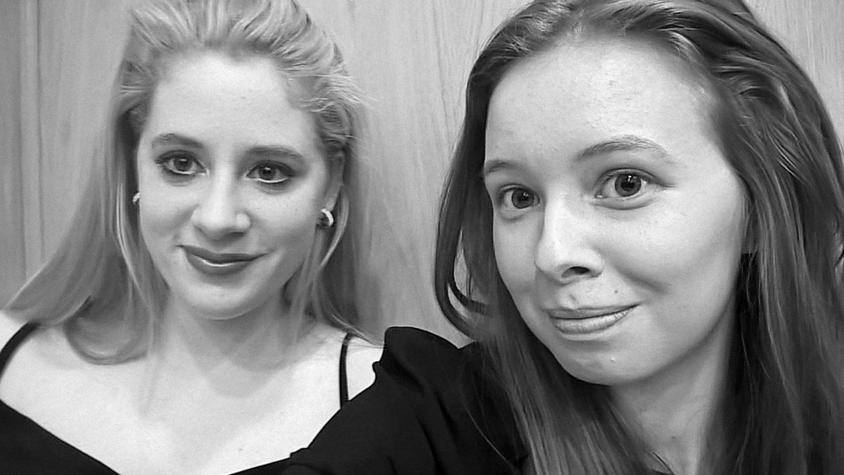 Sarah089's tweet photo. Boxing night 🍸 🎉 https://t.co/W9JTIXCT1s