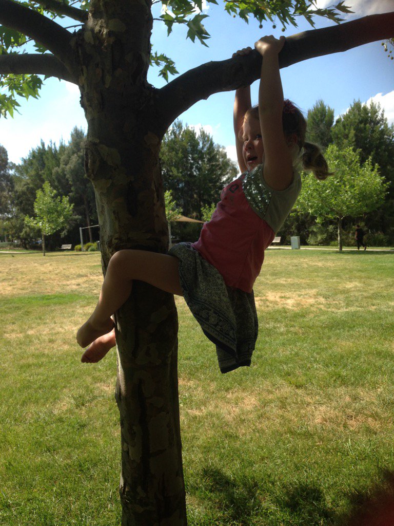 Chongers's tweet photo. Time to just hang around. https://t.co/Bxxh1QSG0y