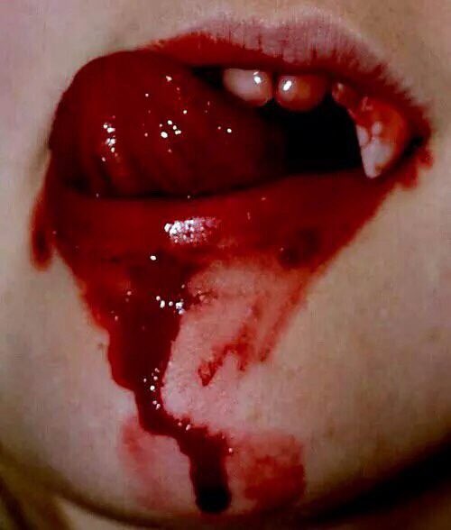 WikiColmillos's tweet image. Una buena aportación de @KillerDread 😍