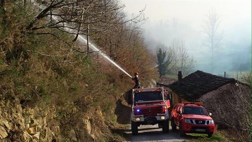 EPCantabria's tweet photo. .@cantabriaes urge intervención Ejército por tierra y aire 70 #IIFF @RevillaMiguelA - https://t.co/wG9jTwr4u2 https://t.co/HLehxNefBn