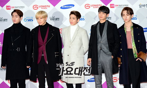 151227 SHINee  @ SBS Gayo Daejun  CXR3SN9UMAERqRf