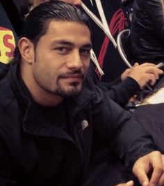 LeeshaNDessy's tweet photo. #ROMANREIGNS #ShowRoman #MadLuv #Spprt #LoudCheers #OurWHWC~ @WWERomanReigns @RomannReignsWWE @TheDeannAmbrose https://t.co/S0MBi8Duls