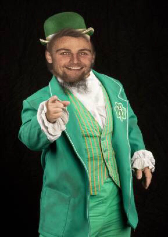 OfficialHonFC's tweet photo. The mighty Hon FC travel to Dublin tomorrow... @matthewwhittle0 is sure to blend in with the locals ☘ https://t.co/rCAHP8ELlP