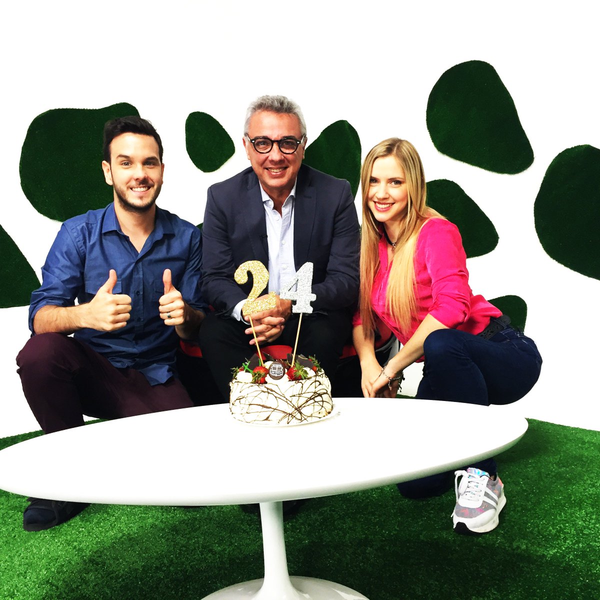 Un honor tener a <a href="/ZamoraJulio/">Julio Zamora</a> en nuestro living! <a href="/flor_cappiello/">Florencia Cappiello</a> <a href="/FelixValiente/">Félix Valiente</a> <a href="/MunicipioTigre/">Municipio de Tigre</a>