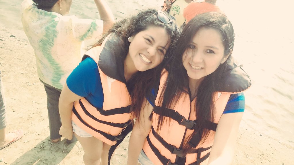 Pri_Narvaez's tweet photo. Paseo. #Conache #Sisters 👭 @MeluNarvaez https://t.co/61dGDiPACv
