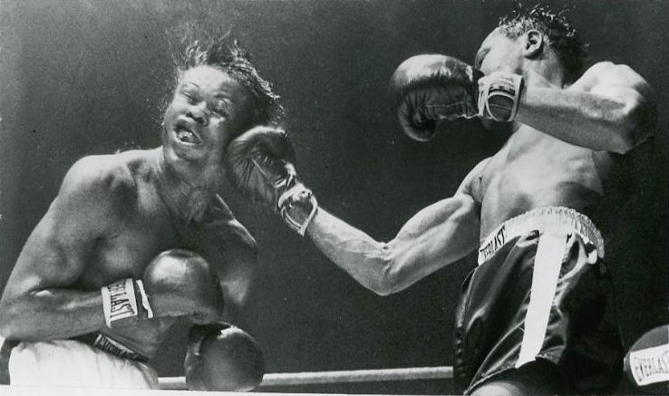 BoxingHistory's tweet image. A photo of Kid Gavilan taking a punch from Johnny Bratton in their third fight, 1953 #boxing #history