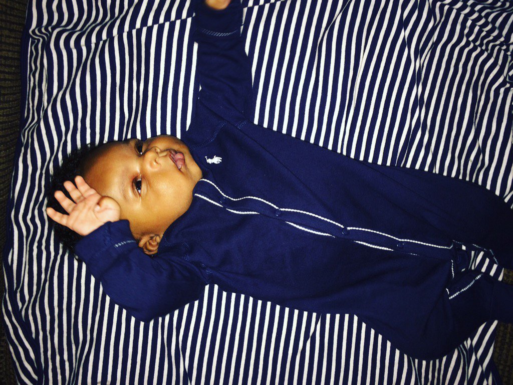 OneFemaleDeep's tweet image. DAB DADDY 😘😍👣