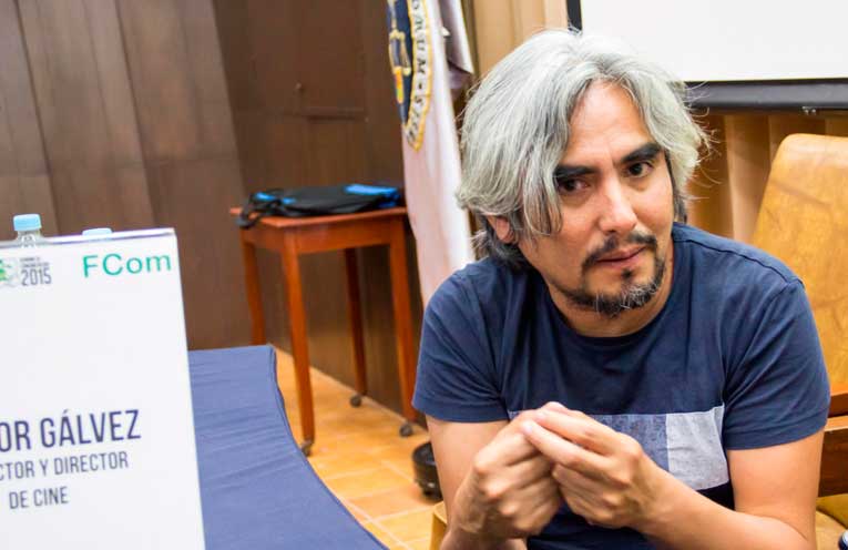 Héctor Gçalvez: "No es fácil encontrar salas fuera de Lima" @NN_pelicula <a href="/y_pvf/">محمد الموصلي</a> elpirata.pe/2015/12/24/hec…