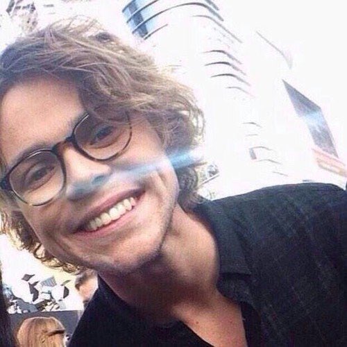 whenx5sos's tweet photo. when ashton used to wear glasses https://t.co/tH5gl4RAXD