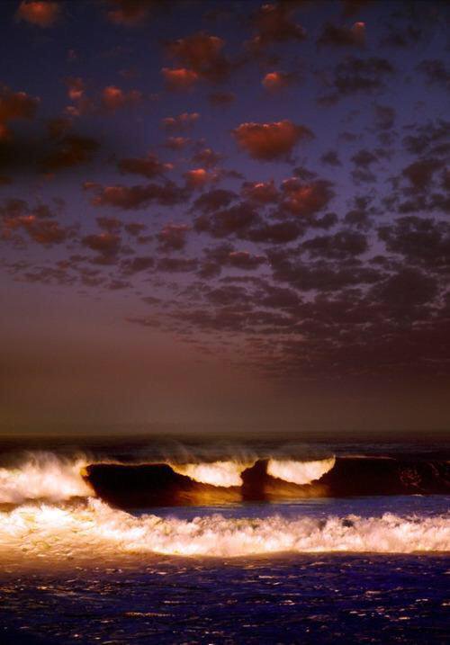 ChiIIVlbes's tweet photo. I wanna walk the beach at night 🌓🌊 https://t.co/JY58fUKnQY