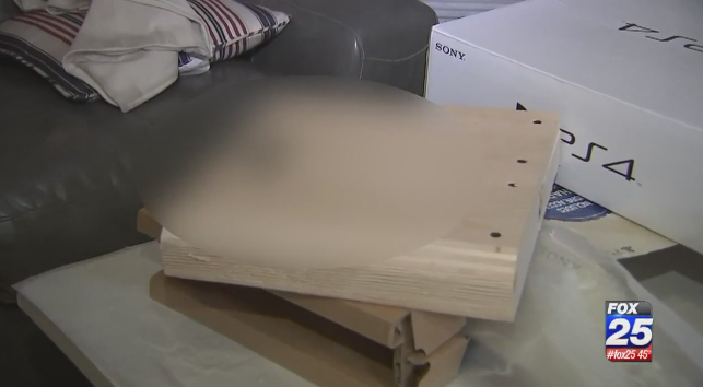 Walldo's tweet photo. A 9-year-old got a block of wood with a dick drawn on it instead of a Playstation for Xmas https://t.co/xnnKyal1wU https://t.co/ey0dvH03KE