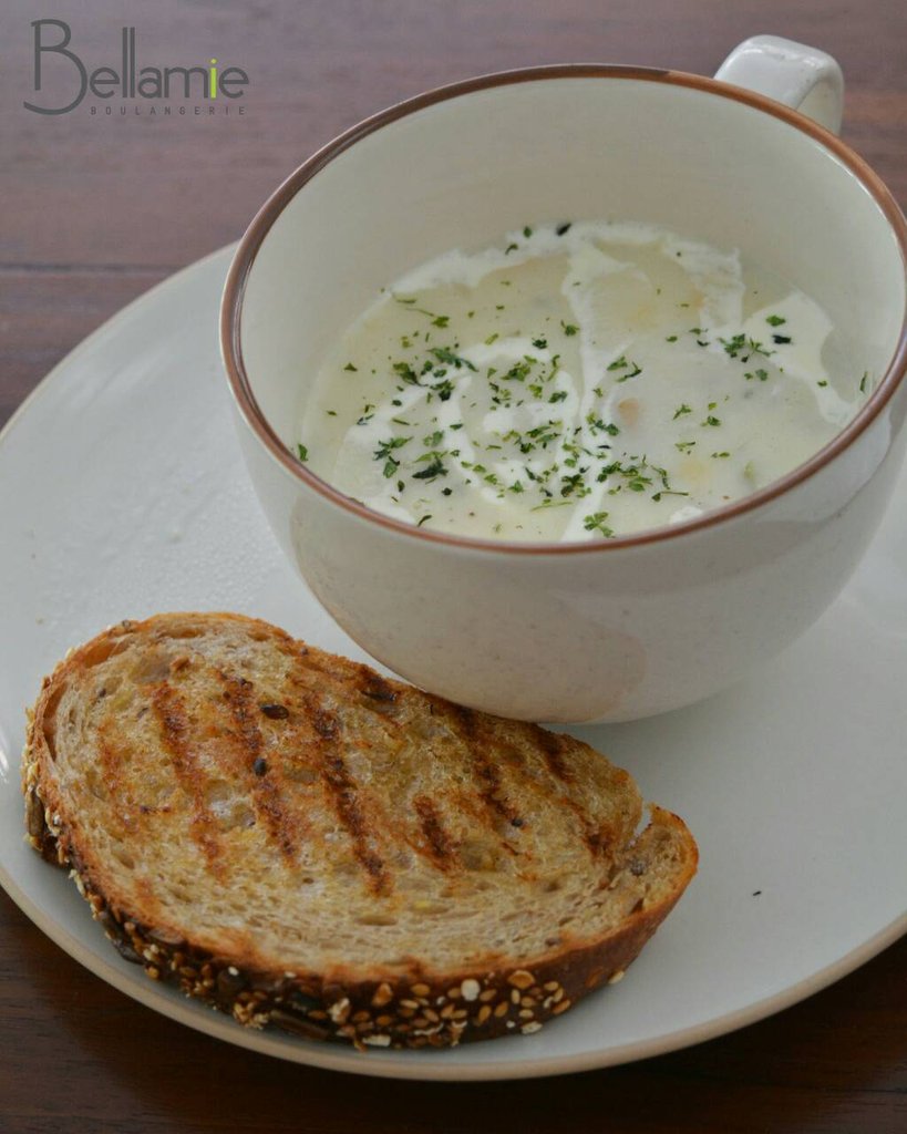 bellamie_b's tweet photo. The #chickencreamsoup is a perfect start for your meal #appetizer ready anytime 😉😉😉 https://t.co/uLJu5ya6ws