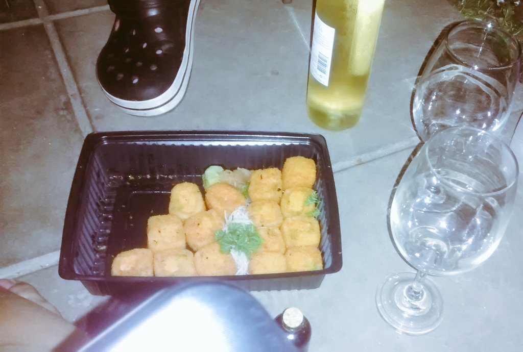 agusdomi's tweet photo. Caprichitos bien tarde 🍣 https://t.co/VCQMNpzGFA