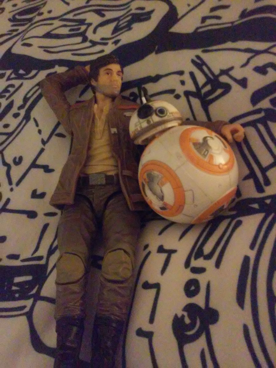 poehotdamnson's tweet photo. Chillin with Bae. #StarWars #TheForceAwakens #PoeDameron #BB8 #baebae8 #OscarIsaac https://t.co/0eCl5nKJjX