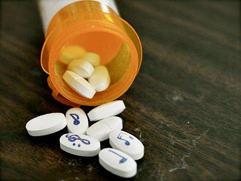 Kisah Asmara Antara Musisi dan Narkoba de.tk/VvTYDF via @detikHot