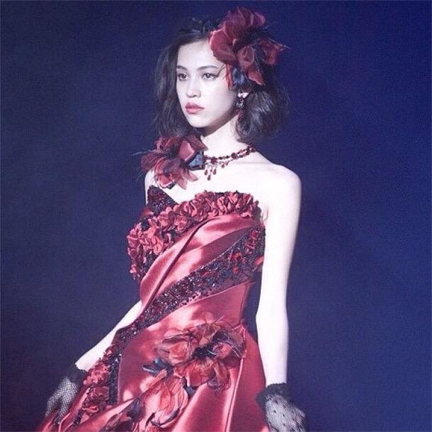 TeamMizuhara's tweet photo. A model must also be a chameleon. https://t.co/f1SVC6xBgW