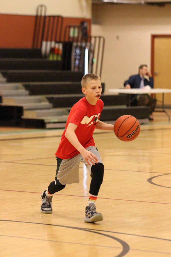 MatthewConboy's tweet photo. Passionate leader who is a student of the game! Not afraid to be 1st one. Colton Spencer stood out @MaxHoops3 AK. https://t.co/miOCuzv4Sf