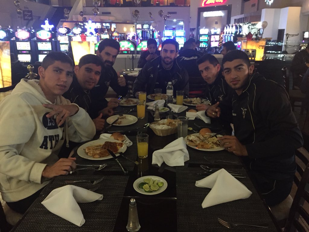 murcielagosfc's tweet photo. Hora de cenar, desde el hotel de concentración. #Pretemporada https://t.co/mWrXRTntC8