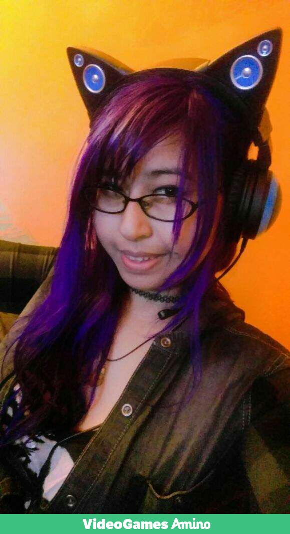 Jawzhellyn's tweet photo. Sooo-- i deserve a treat for myself. Dying hair is better than getting ice cream. This is my fresh purple hair :3 https://t.co/oDMo3FTX2l