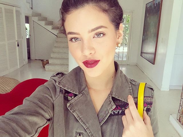 Juli_AndreaL's tweet photo. Un brindis 🍻porque cada año que pasa sheryl se vuelve mas hermosaa carajoo😍😍👑  #HappyBirthdaySherylRubio https://t.co/r78EzeHIBb