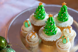 whitcink's tweet image. "Cristmas Cupcakes, Macaroons, and Cookies. Bon appetit!"

Retweet to buy.