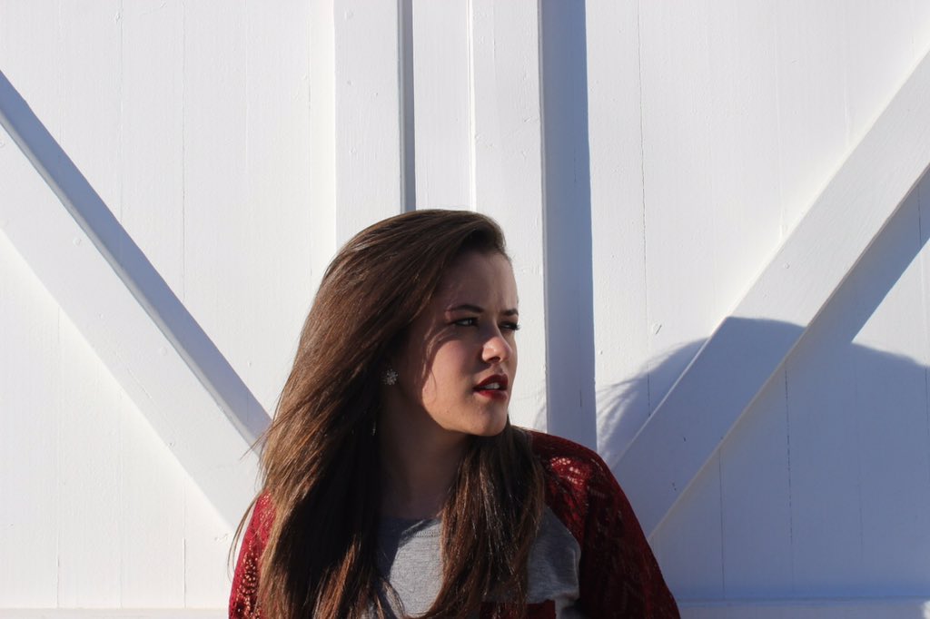 demDOLANStho8's tweet image. #Dolangirlsareconfident ❤️