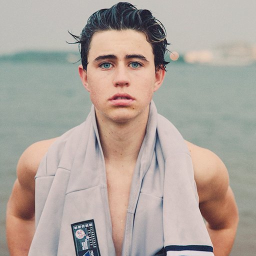 NouraArtense's tweet photo. Happy Birthday to my favorite of favorites! @Nashgrier 🎂 you're a man now 💪 #BabyIs18 ❤❤❤ https://t.co/qVhH84g6hn
