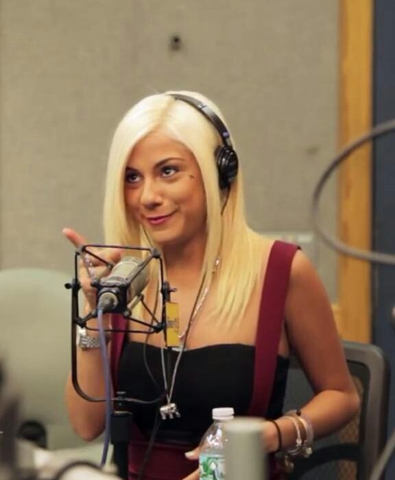 dahocean's tweet photo. You literally can't take a bad picture are you secretly Barney Stinson? @Jax #LegendWaitForItDary #JaxIsPerfect β€πβ€ https://t.co/UkPsHNbZ4Y