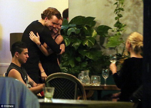 5SOSUpdatesUSA's tweet photo. Brashton at the Sydney airport  https://t.co/GVmRBNg4hS