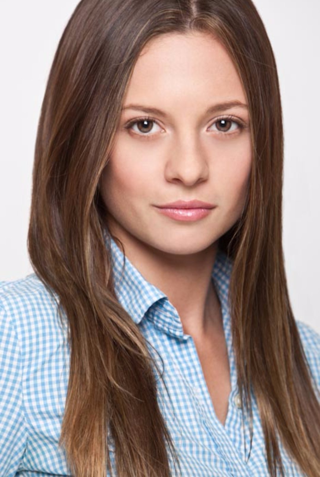 28 Dicembre 1989 nasce Mackenzie Rosman, attrice statunitense  Happy Birthday 