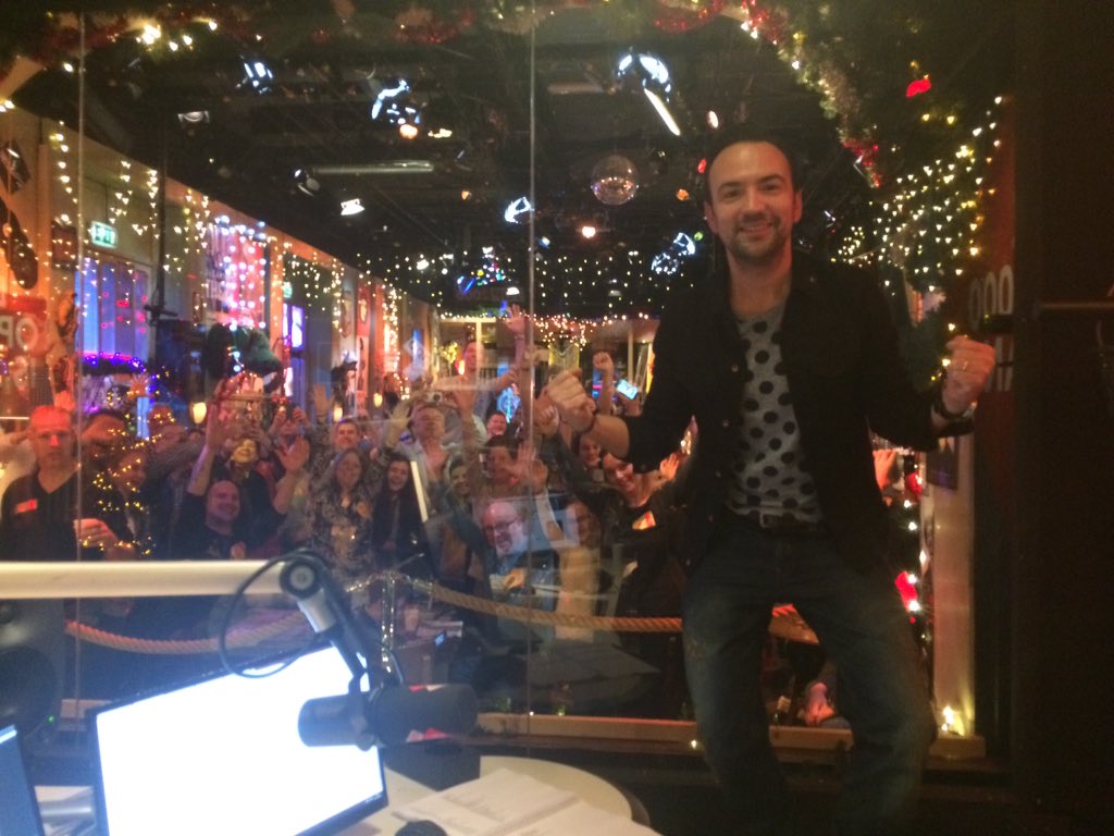 gerardekdom's tweet photo. En alwéér een gezellige topdag in het #top2000 café! @NPORadio2 https://t.co/W0uAcTB2b1