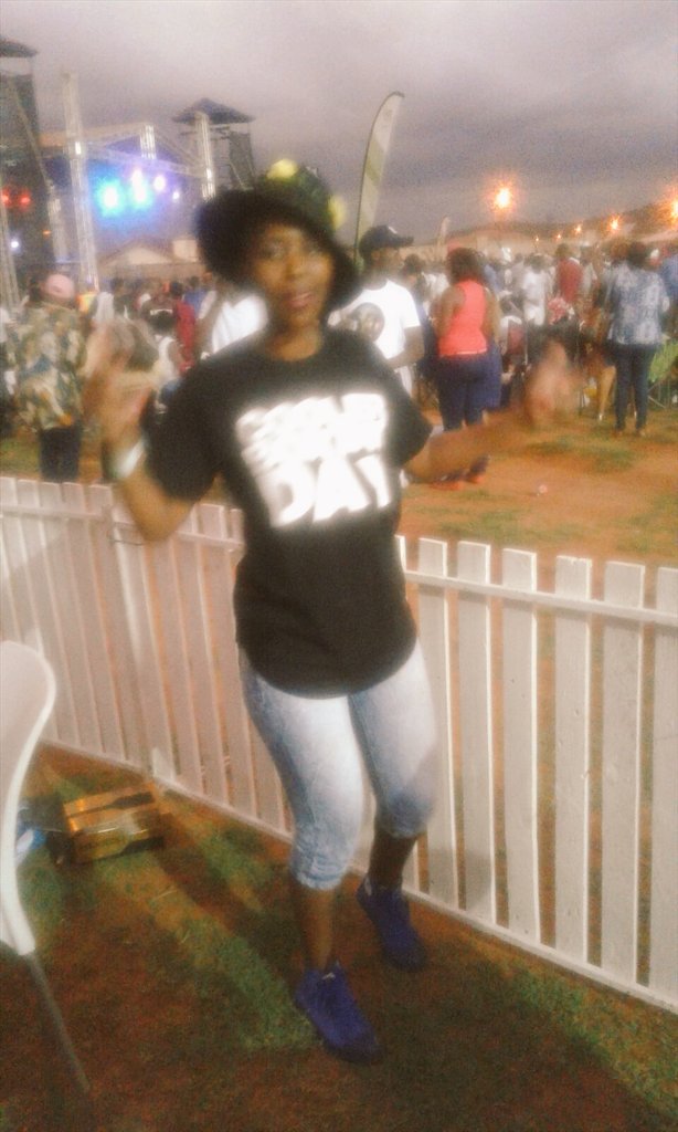 JMotshwene's tweet photo. @coolerboxingday iGirlz bezi right kabi 😀😜 https://t.co/1z1gMoKW1M