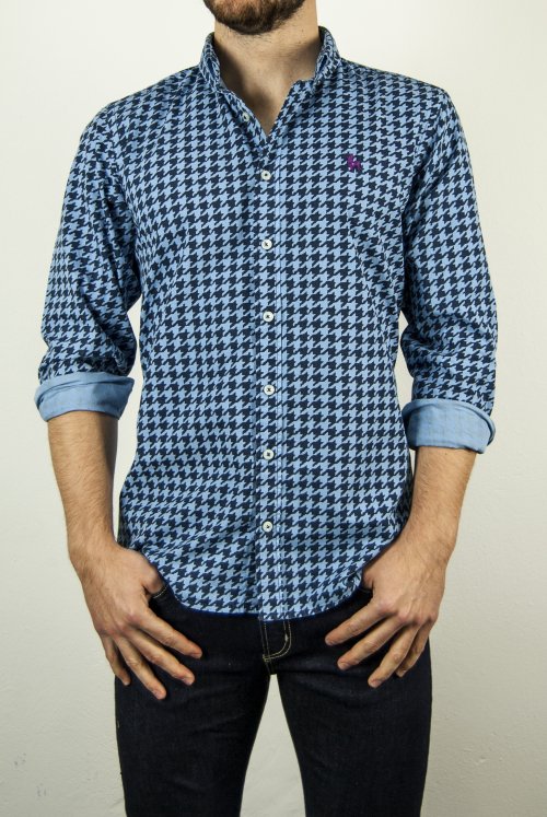 MiHermanaPeque's tweet photo. Hoy presentamos en nuestra web una nueva marca de #camisas, @PatadeGayo, las #NFC Shirts, https://t.co/8e8gCdS0P9 https://t.co/dNo5lGUvVo