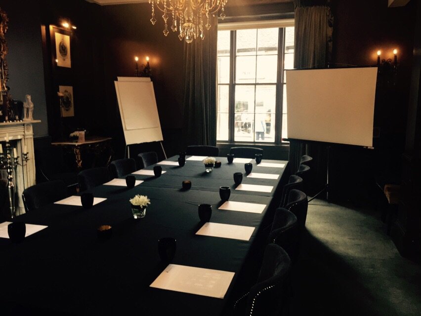 MurraysChi's tweet photo. Christmas is over :( and our #MeetingRooms are back in full force

#Priory #Chichester #Function #PrivateDining https://t.co/Clp0xTqyIb
