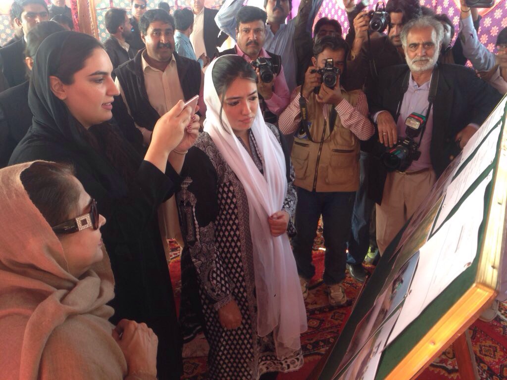 GhaisAslam's tweet photo. Madam @FaryalTalpurPk Head #TeamPPP @BakhtawarBZ #Bibi @AseefaBZ Inaugurating Circular Road #Larkana #BiPass https://t.co/0drutmhYhi