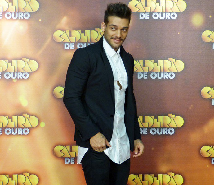 Cultura95's tweet photo. ✔ #LucasLucco ★ @lucaslucco ★☛ https://t.co/WA9xeqvl6Y #VaiVendo #AdivinhaLL #LLStore #CaldeirãodeOuro #Malhação #LL https://t.co/KiXG1w7p5b