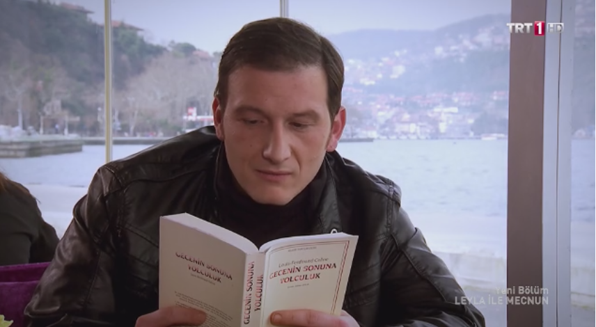 set_iscisi's tweet photo. #FilmdekiKitap Yavuz, Céline okuyor.
#GeceninSonunaYolculuk, 2015'in son ya da 2016'nın ilk romanı olsun! @YKYHaber https://t.co/MQDJmeKWq6