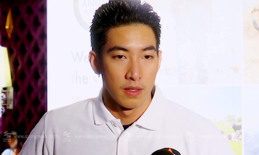 SPRiNGNEWS_TH's tweet photo. "โตโน่" ขำๆ ฉายา "พ่อหม้ายคลายมนตร์" แต่ของ "แตงโม" มองว่าแรงไป https://t.co/LFKswoSOUL #SpringNews https://t.co/FdSH485TBm