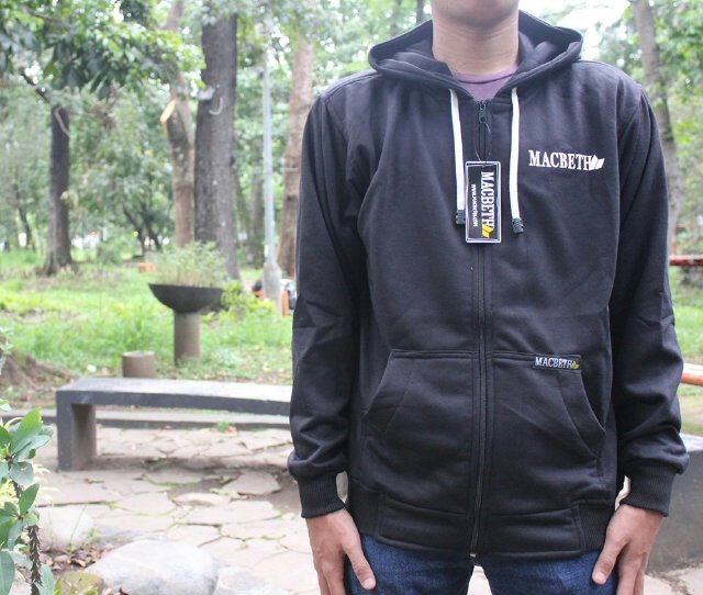 SenaStore tweet media