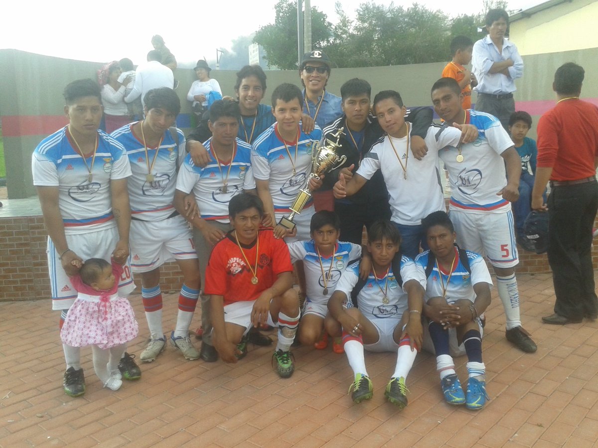 JToaq's tweet photo. #Club Rumiñahui Dignos Campeones con la Copa en la mano...Salud Campeones.. https://t.co/DR3IQG0eoA
